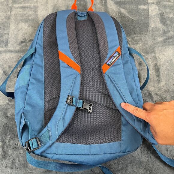 Patagonia Refugio 28L Backpack Black Outdoor Hiking Camping Padded 28 - Picture 10 of 11